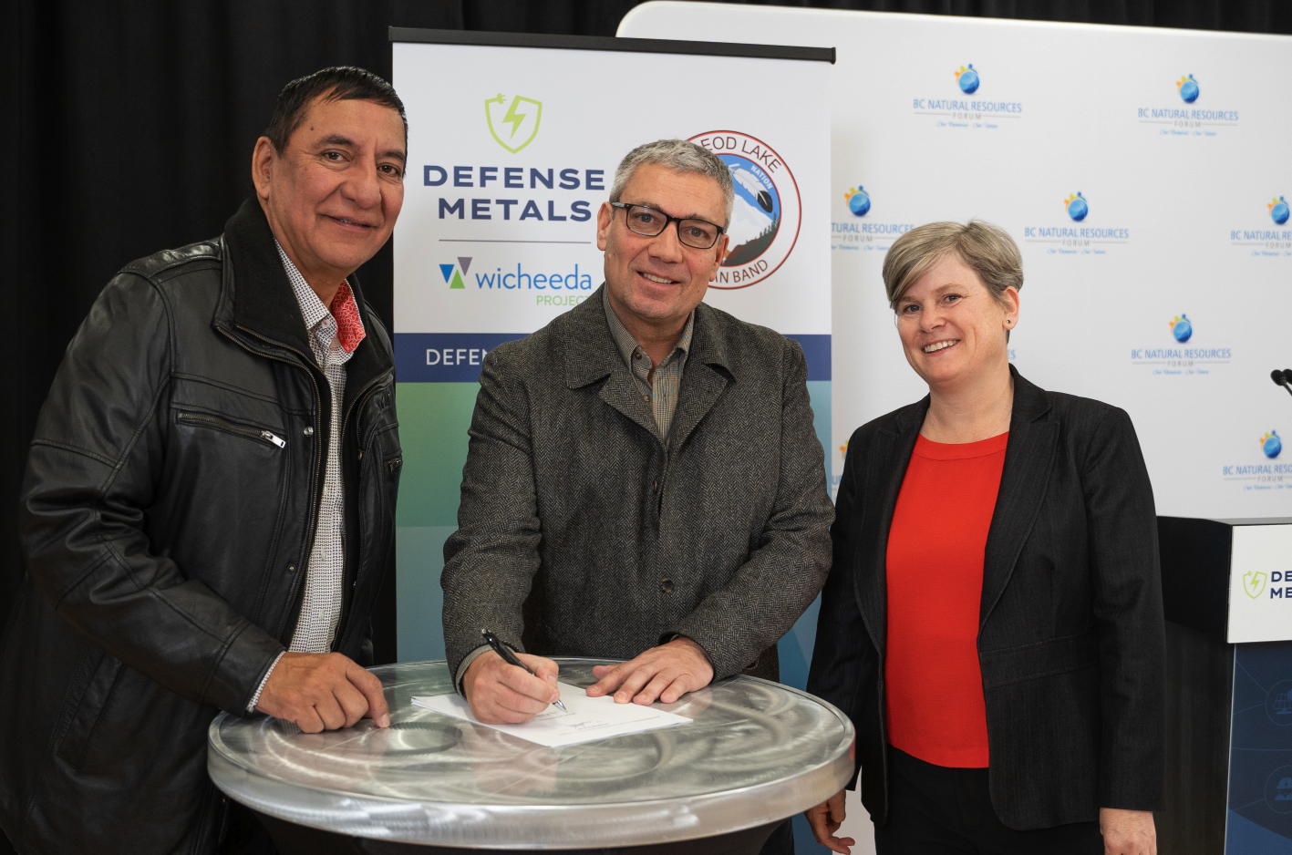 DefenseandMLIBsigning.png DefenseandMLIBsigning.png