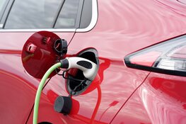 2electric-car-chargingstationpixabay.jpg 2electric-car-chargingstationpixabay.jpg