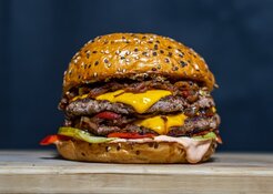 Investors Say YUMMM®! to Burger Chain's Earnings